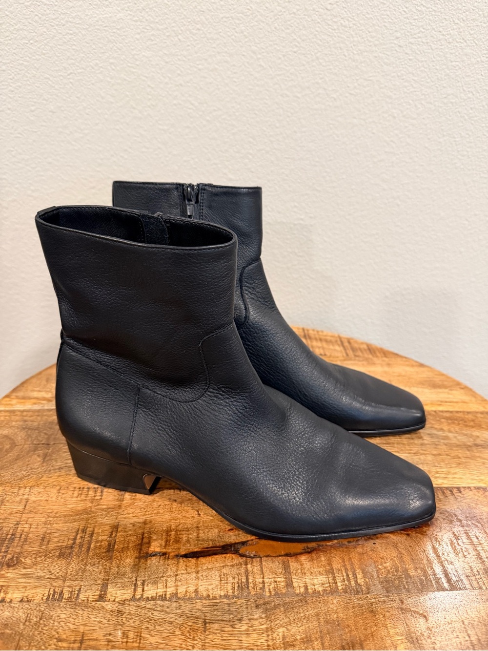 Steve Madden Women’s Dusty Black Leather Square Toe Ankle Booties Size 8